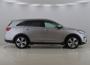 KIA Sorento 4