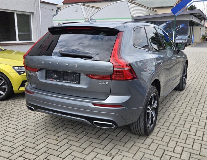 Volvo XC60 SUV / Terénní 2,0 l 140 kw