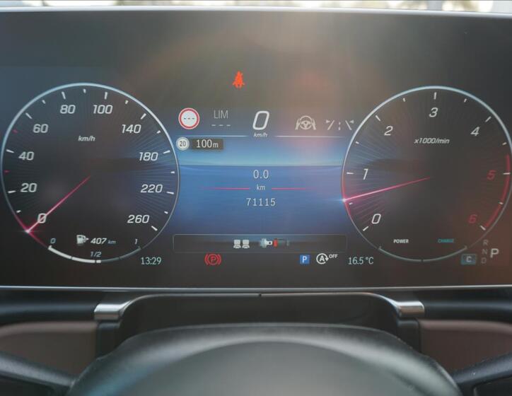 Mercedes-Benz Třídy S 29