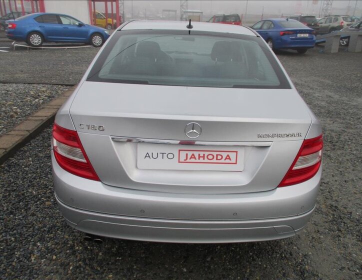 Mercedes-Benz Třídy C Sedan / Limuzína 1,8 l 115 kw