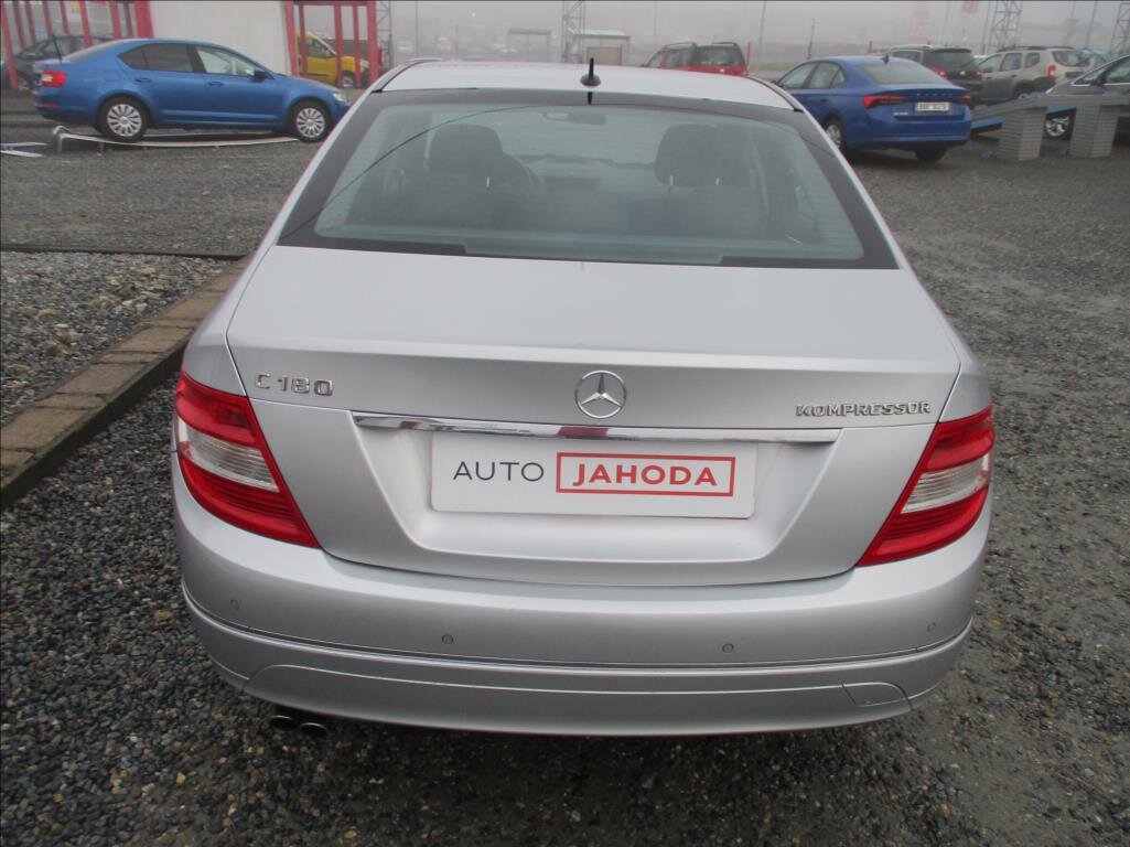 Mercedes-Benz Třídy C Sedan / Limuzína 1,8 l 115 kw