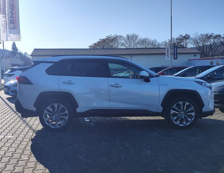 Toyota RAV4 SUV 2,5 l 163 kw