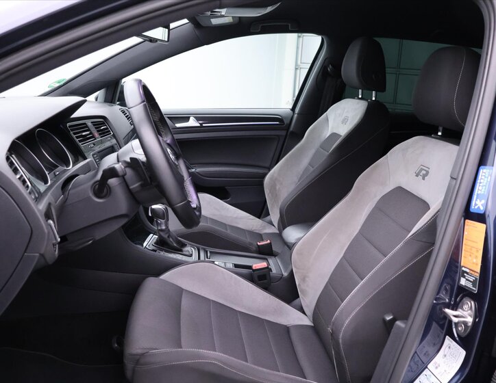 Volkswagen Golf Kombi 2,0 l 221 kw