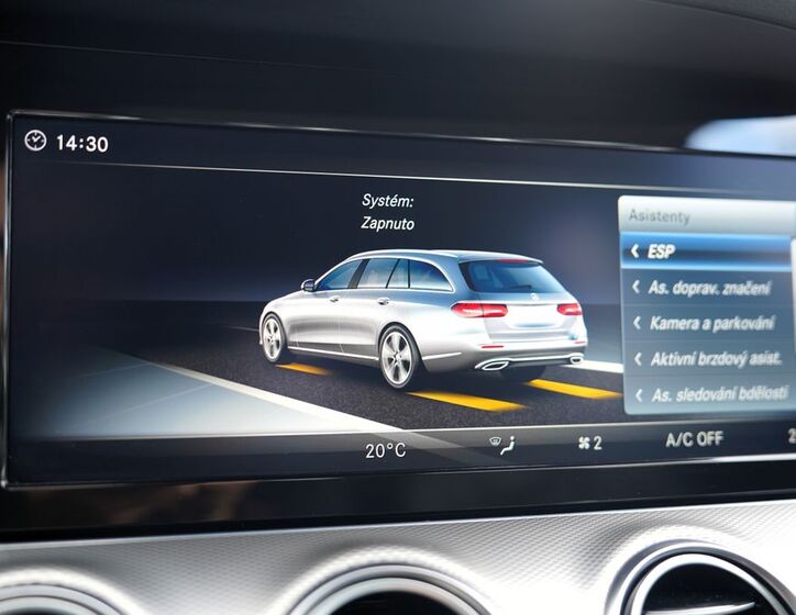 Mercedes-Benz Třídy E 40