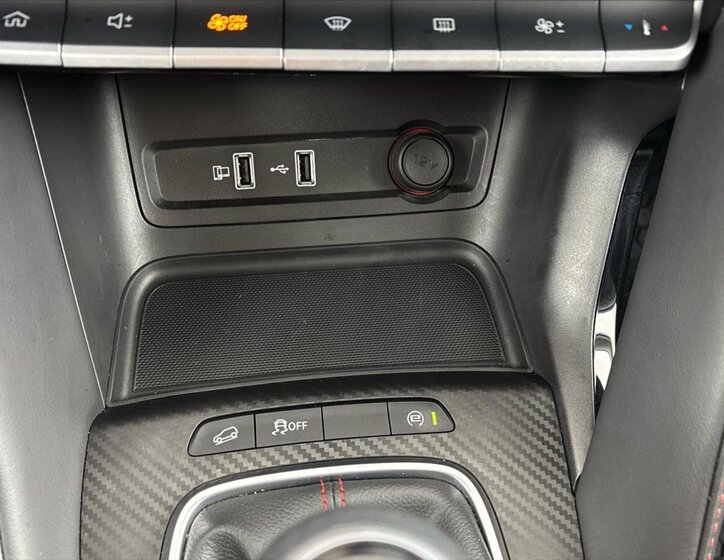 MG ZS SUV / Terénní 1,5 l 78 kw