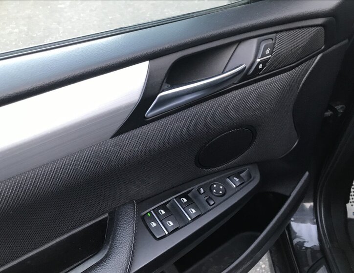 BMW X4 Sedan / Limuzína 2,0 l 140 kw