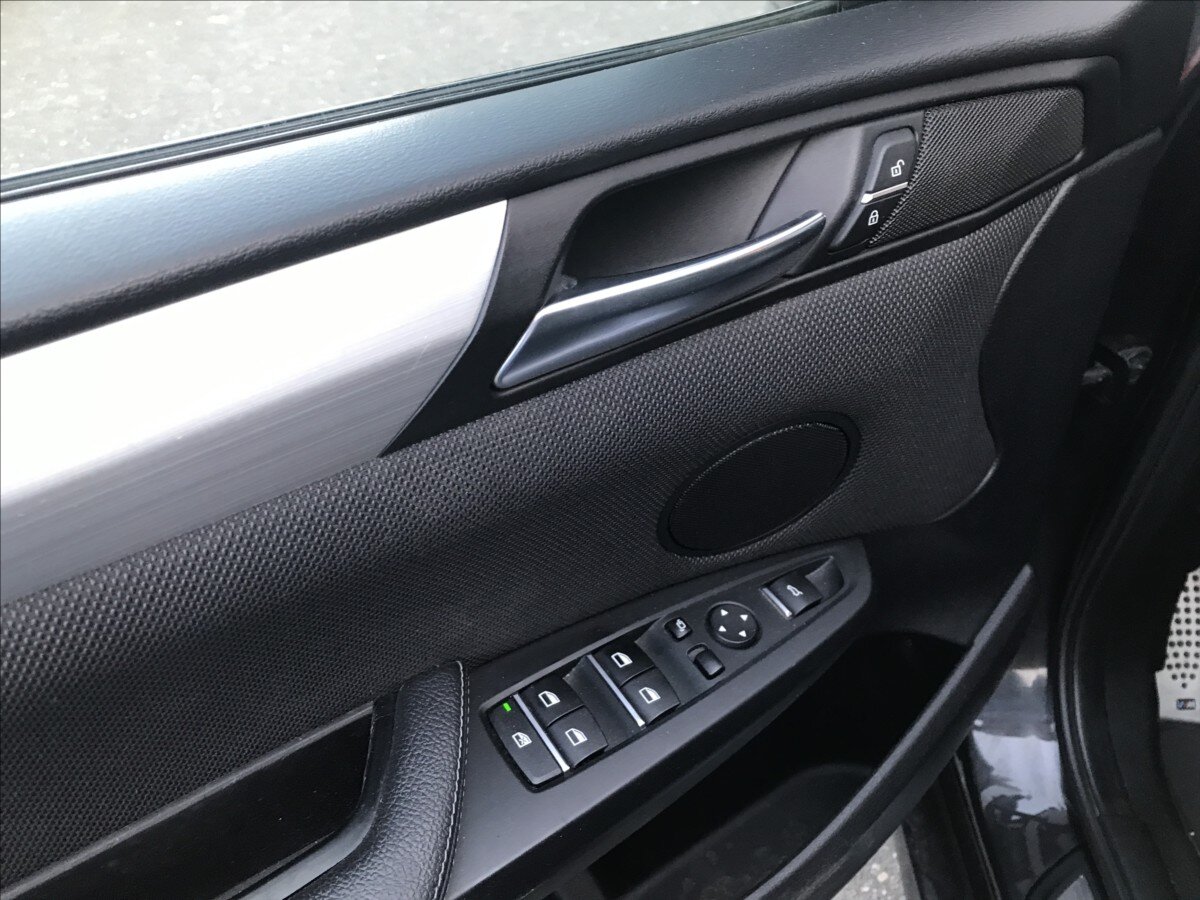 BMW X4 Sedan / Limuzína 2,0 l 140 kw