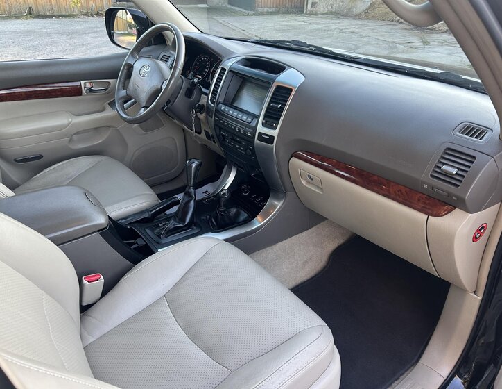 Toyota Land Cruiser 41