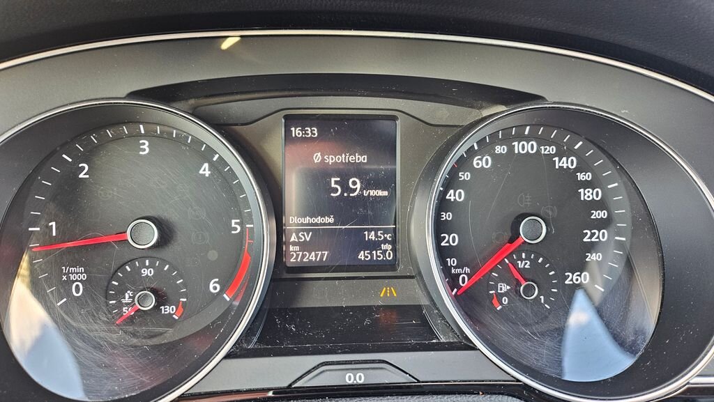 Volkswagen Passat Kombi 1,6 l 88 kw