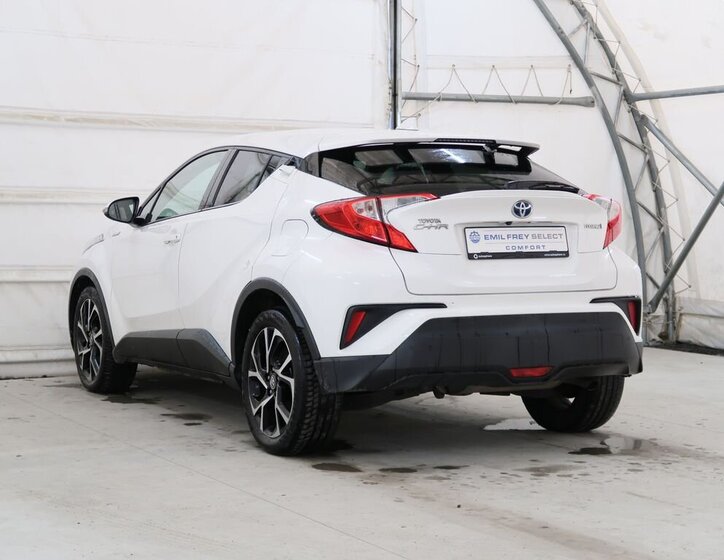 Toyota C-HR SUV 1,8 l 72 kw