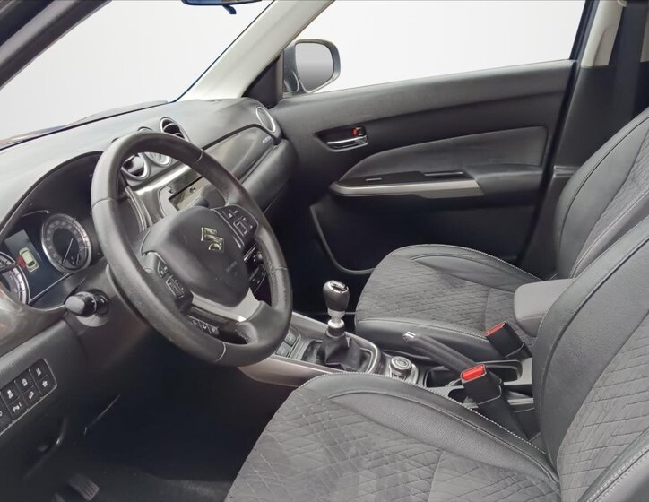 Suzuki Vitara 16