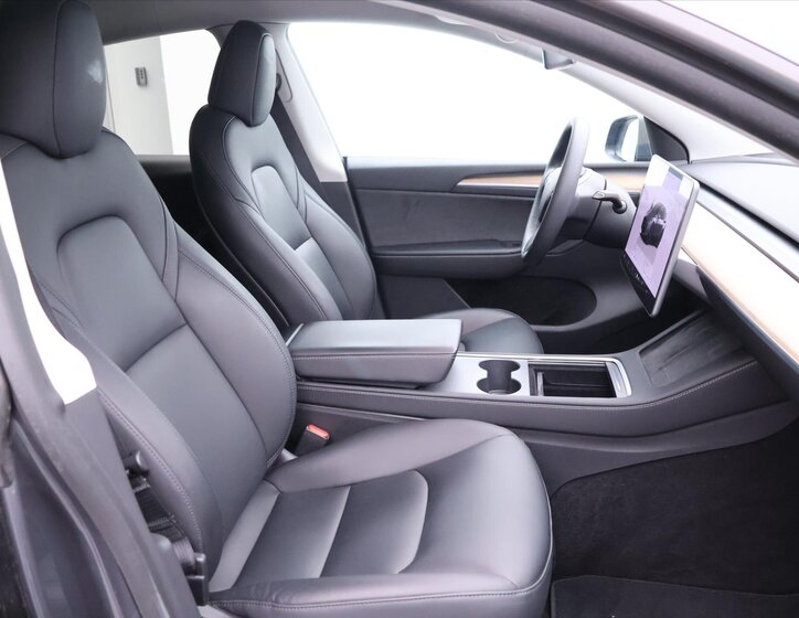 Tesla Model Y SUV 0,0 378 kw