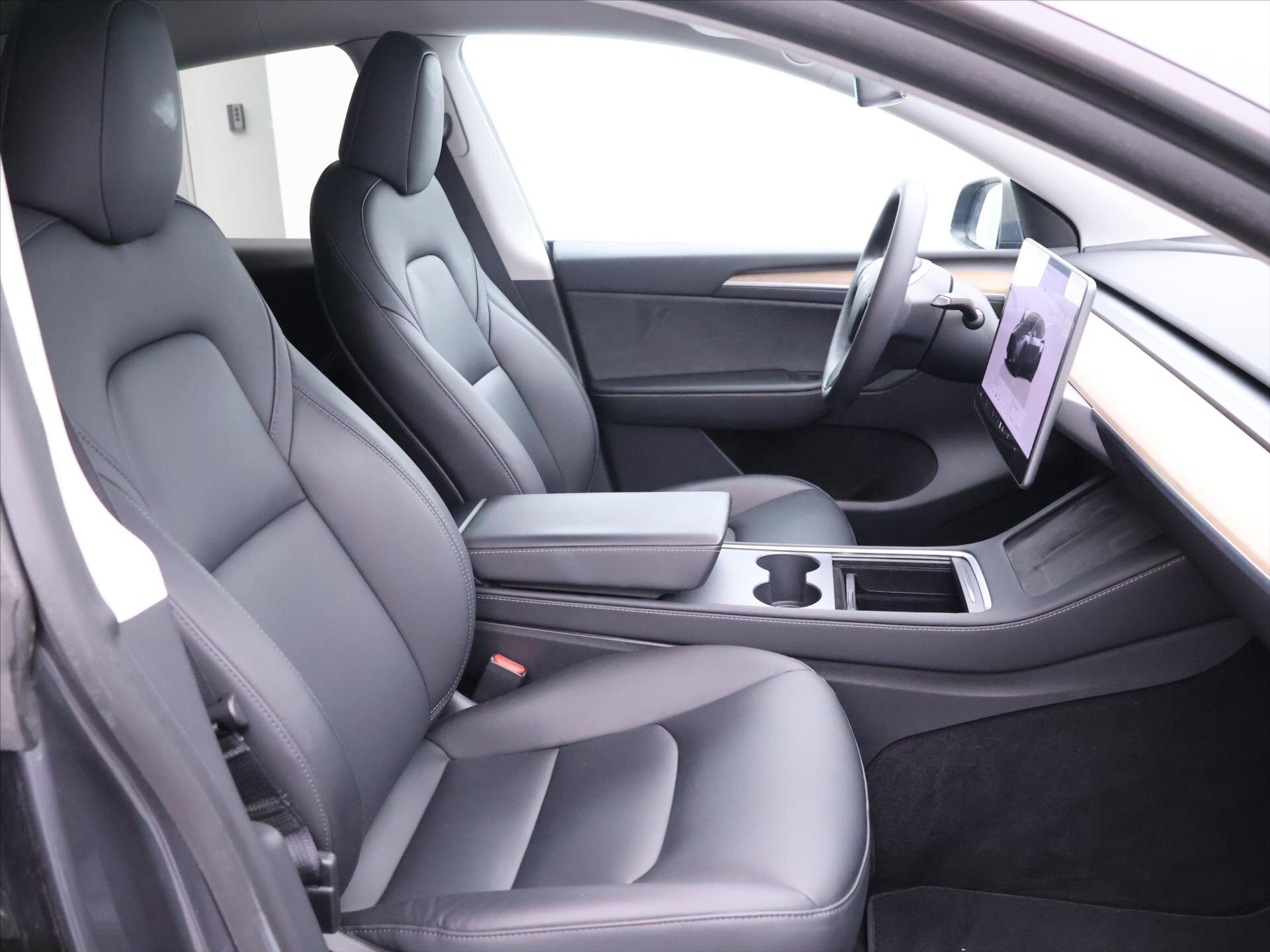 Tesla Model Y SUV 0,0 378 kw