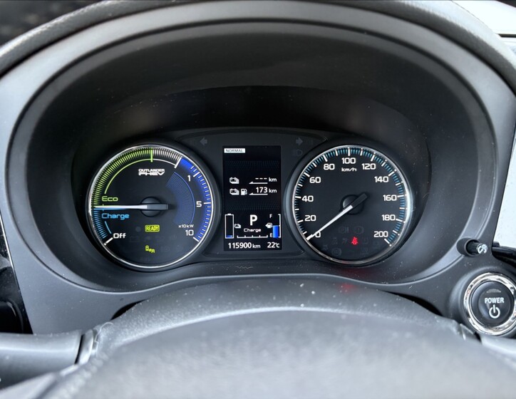 Mitsubishi Outlander 12