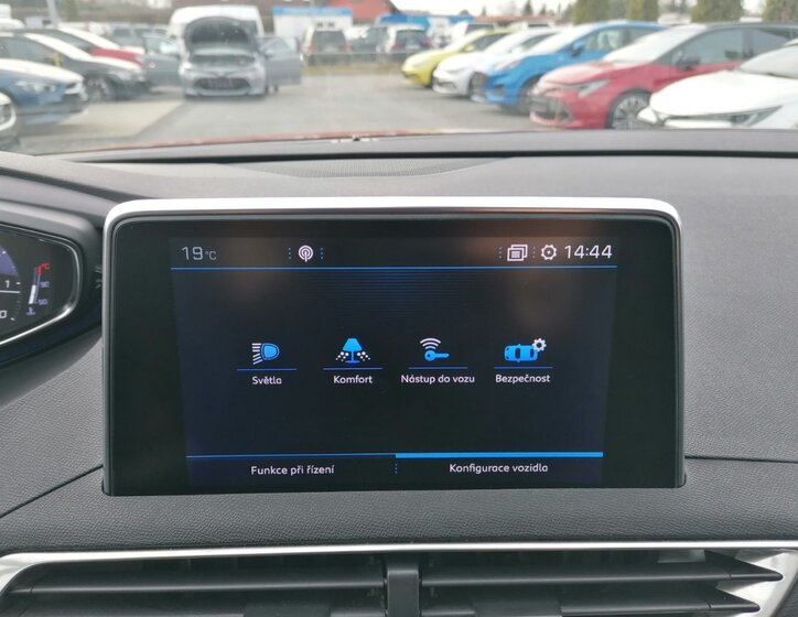 Peugeot 3008 SUV / Terénní 1,2 l 96 kw