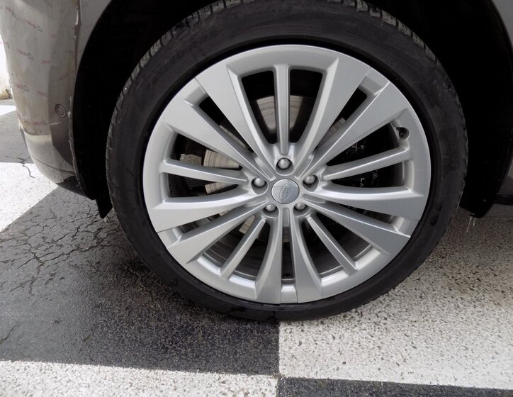 Land Rover Range Rover SUV 4,4 l 390 kw