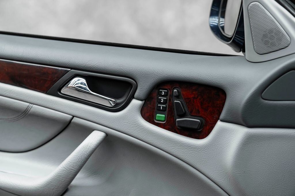 Mercedes-Benz CLK Kupé 4,3 l 205 kw