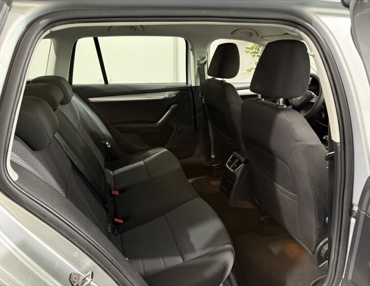 Škoda Octavia 16
