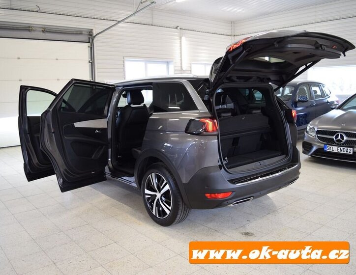 Peugeot 5008 MPV 1,5 l 96 kw
