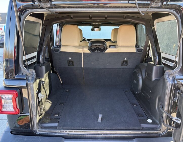 Jeep Wrangler Ostatní 2,1 l 147 kw