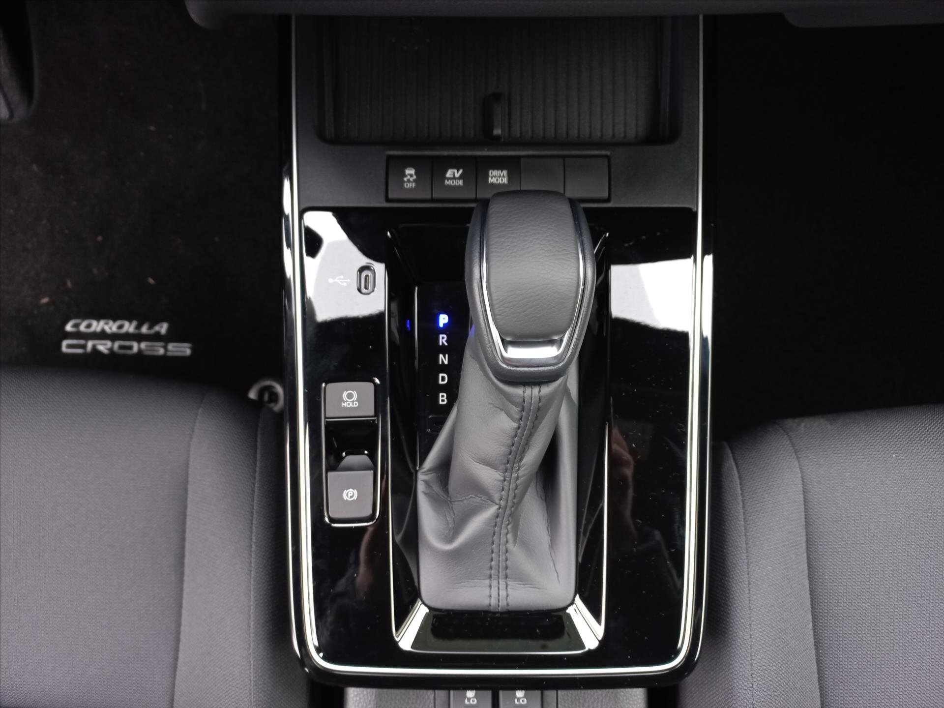 Toyota Corolla Cross CUV / Crossover 1,8 l 103 kw