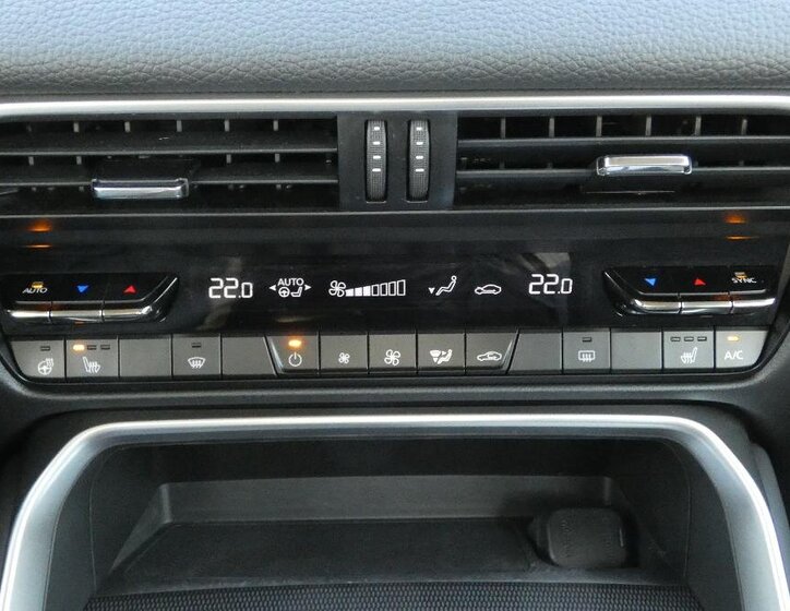 Mazda CX-60 SUV / Terénní 2,5 l 141 kw