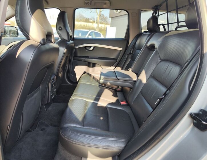 Volvo XC70 Kombi 2,4 l 151 kw