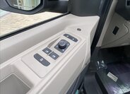 Volkswagen Multivan 9