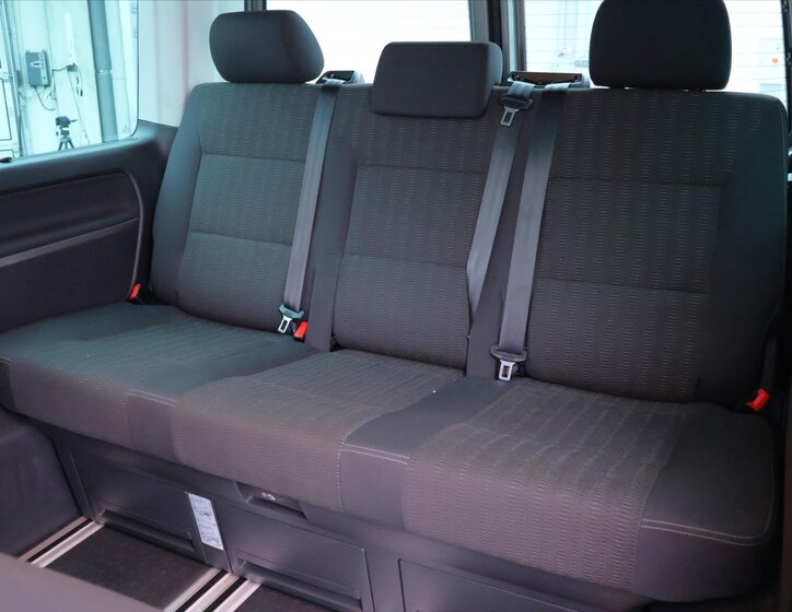 Volkswagen Multivan 16