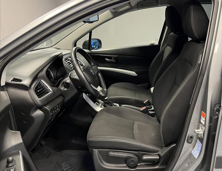 Suzuki SX4 S-Cross 10