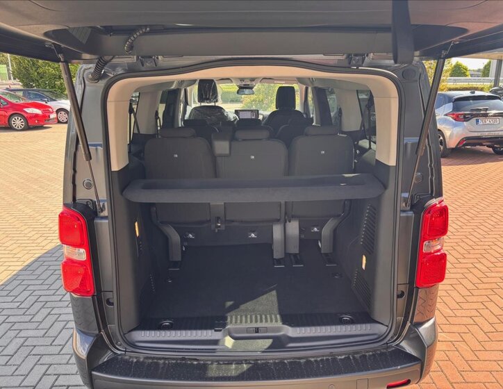 Toyota ProAce Verso 8