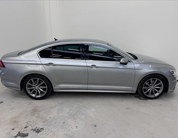 Volkswagen Passat Sedan 2,0 l 162 kw