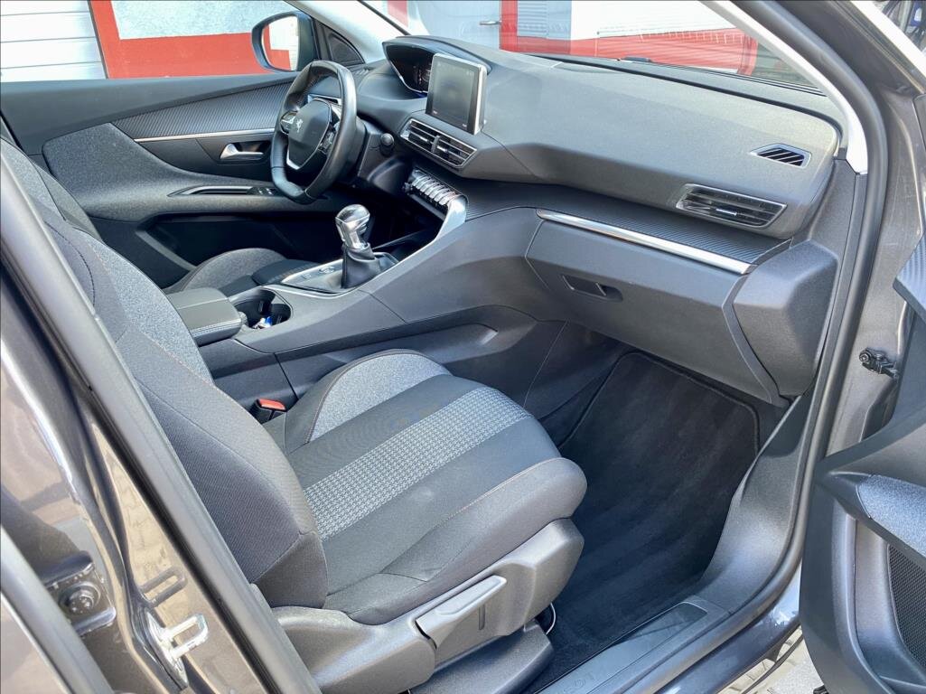 Peugeot 3008 SUV / Terénní 1,2 l 96 kw