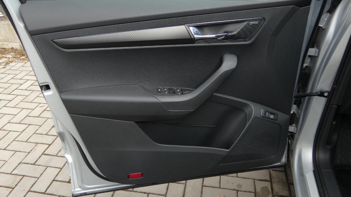 Škoda Karoq SUV / Terénní 1,5 l 110 kw