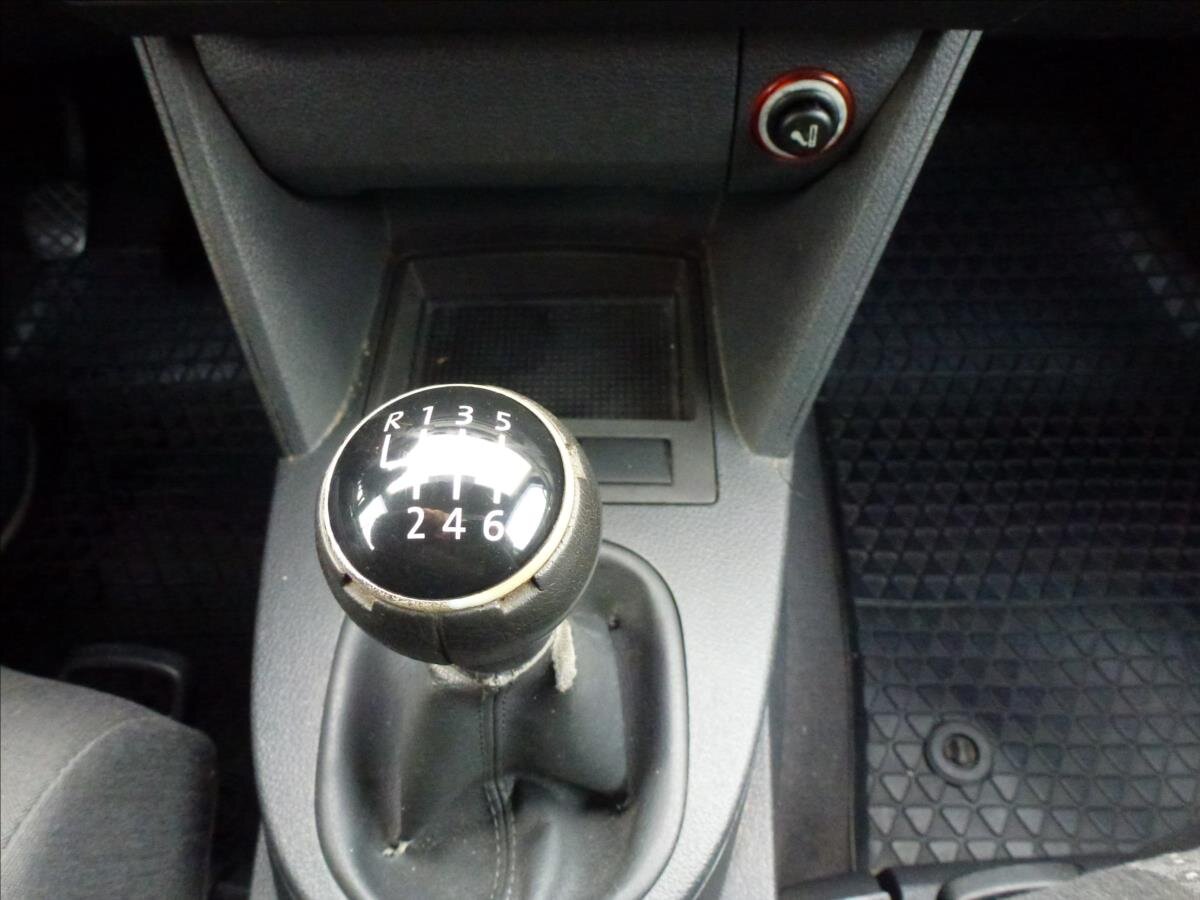 Volkswagen Touran Kombi 2,0 l 100 kw