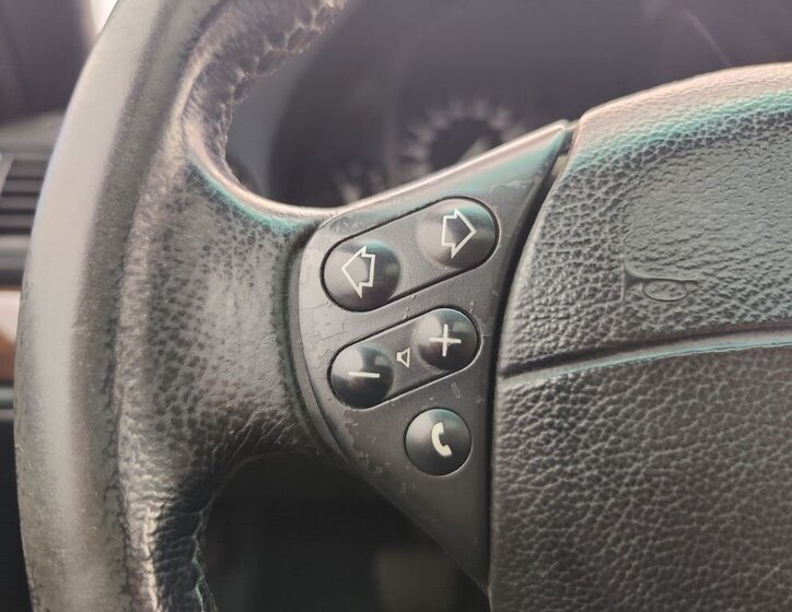 BMW Řada 7 Sedan / Limuzína 2,8 l 142 kw