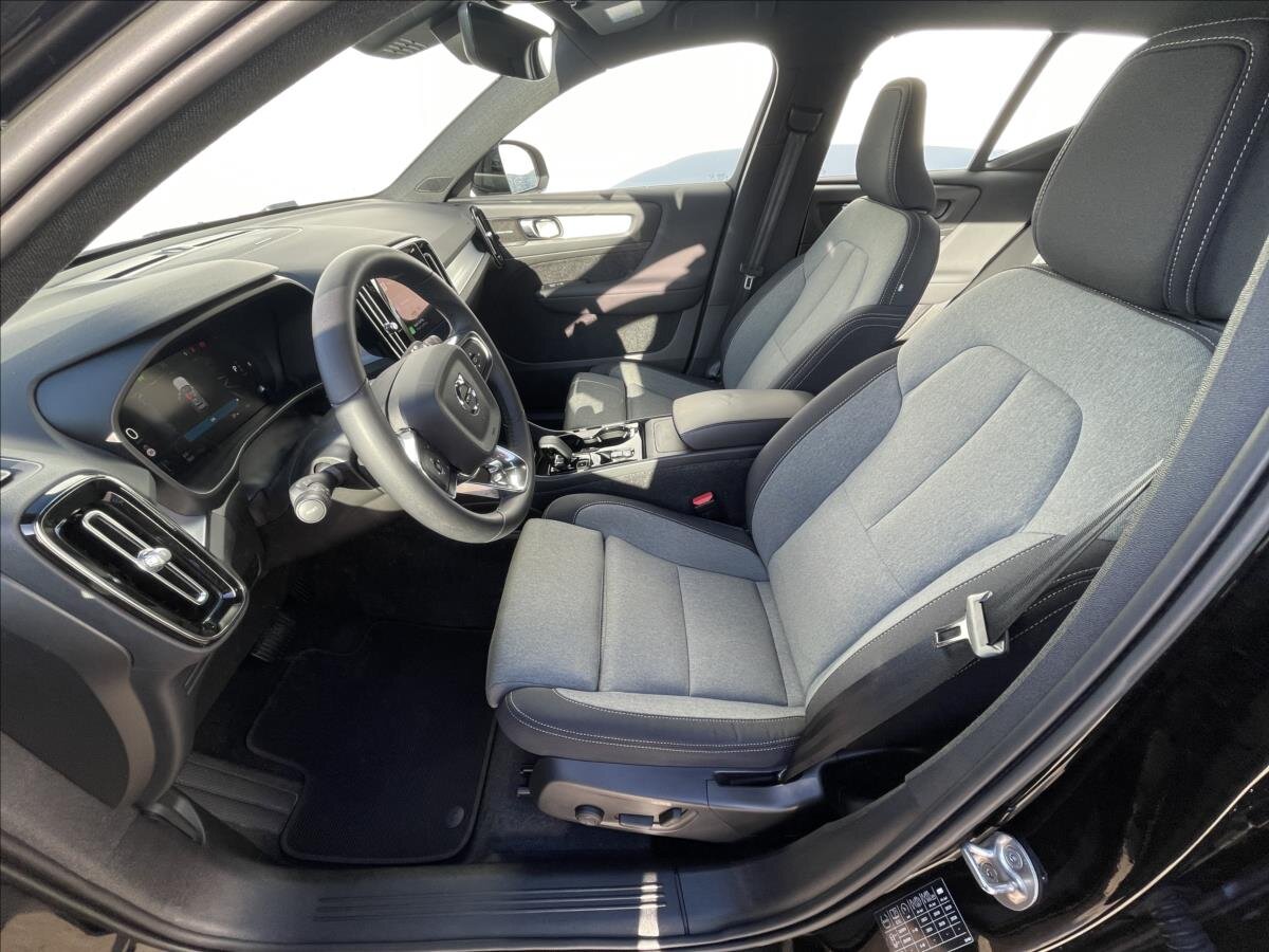 Volvo XC40 SUV / Terénní 2,0 l 145 kw