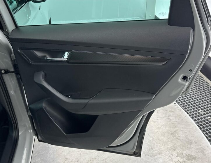 Škoda Karoq SUV / Terénní 1,5 l 110 kw