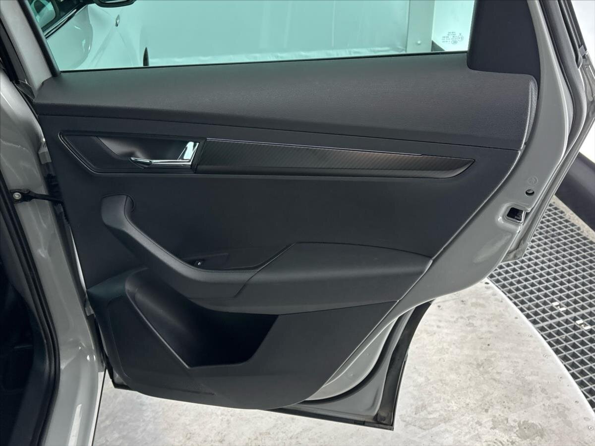 Škoda Karoq SUV / Terénní 1,5 l 110 kw