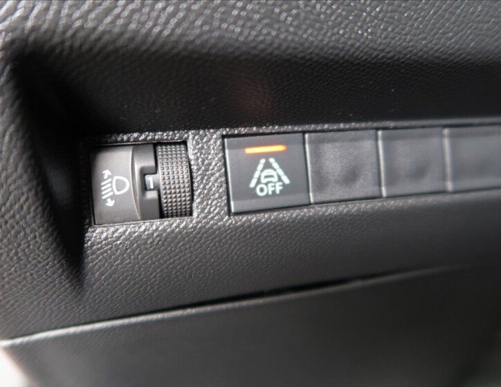 Peugeot 2008 Hatchback 1,2 l 96 kw