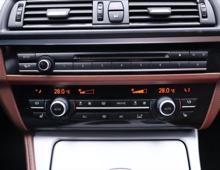 BMW Řada 5 Kombi 3,0 l 190 kw