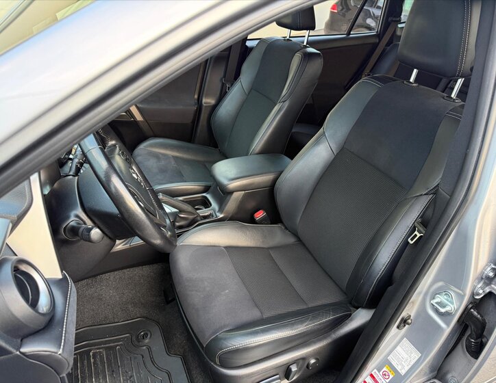 Toyota RAV4 SUV 2,5 l 114 kw