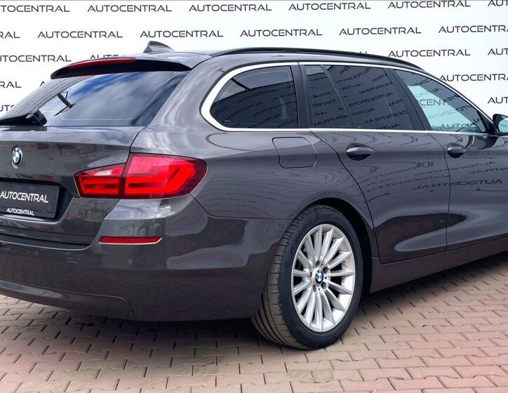 BMW Řada 5 Kombi 3,0 l 180 kw