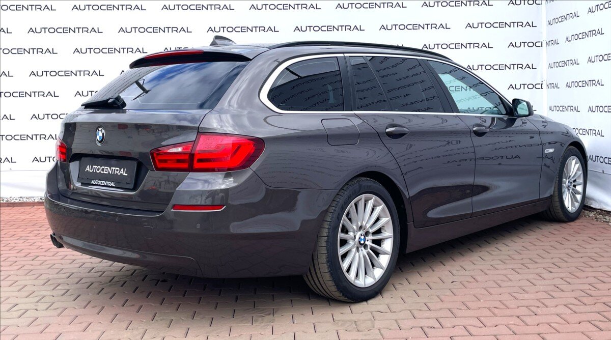 BMW Řada 5 Kombi 3,0 l 180 kw