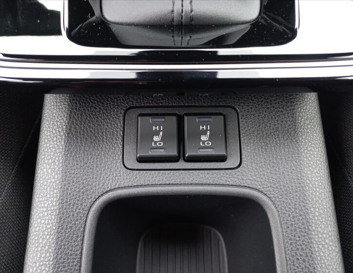 Toyota Corolla Cross CUV / Crossover 1,8 l 103 kw