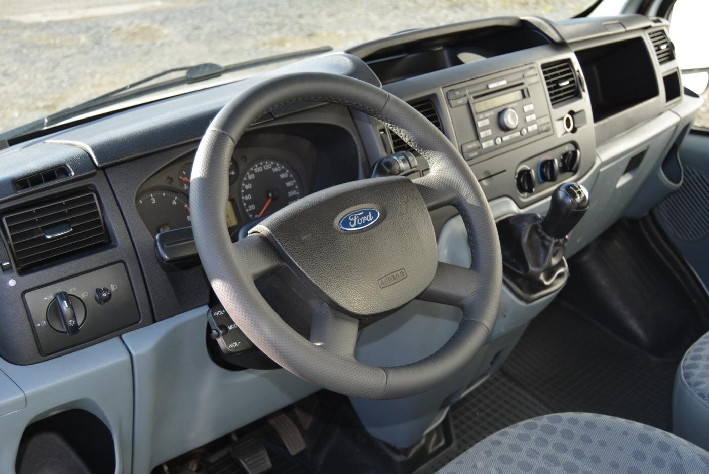 Ford Transit Valník 2,2 l 63 kw