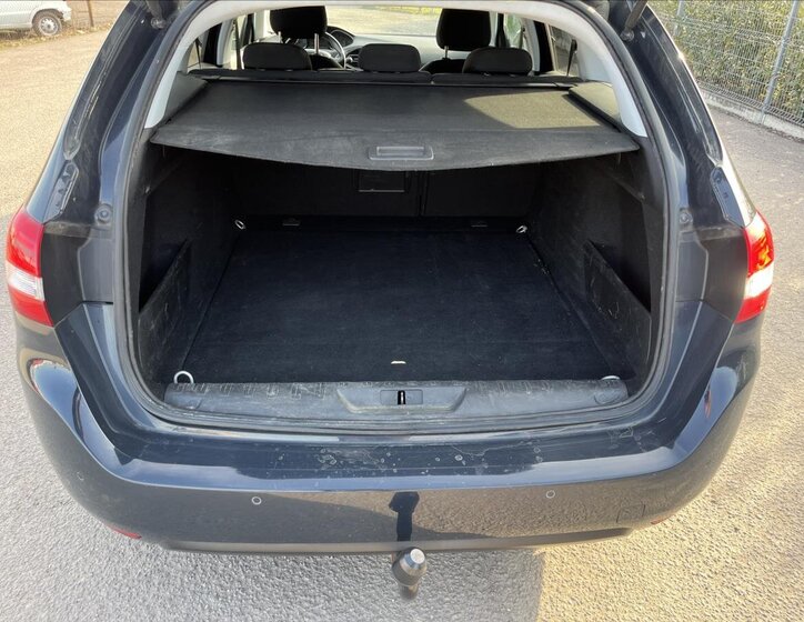 Peugeot 308 Kombi 1,5 l 96 kw