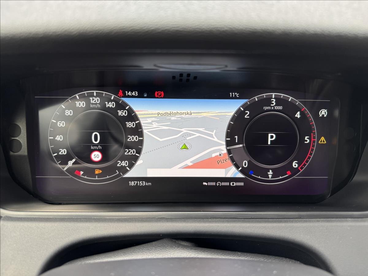 Land Rover Range Rover Velar SUV / Terénní 2,0 l 177 kw