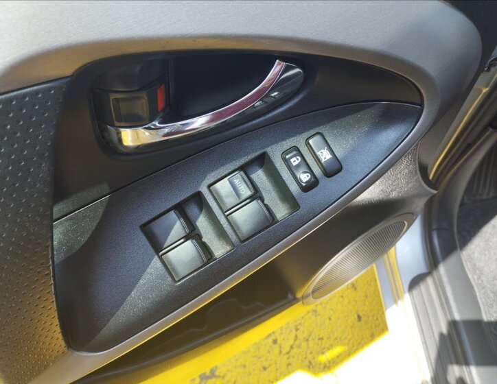 Toyota RAV4 SUV 2,2 l 100 kw