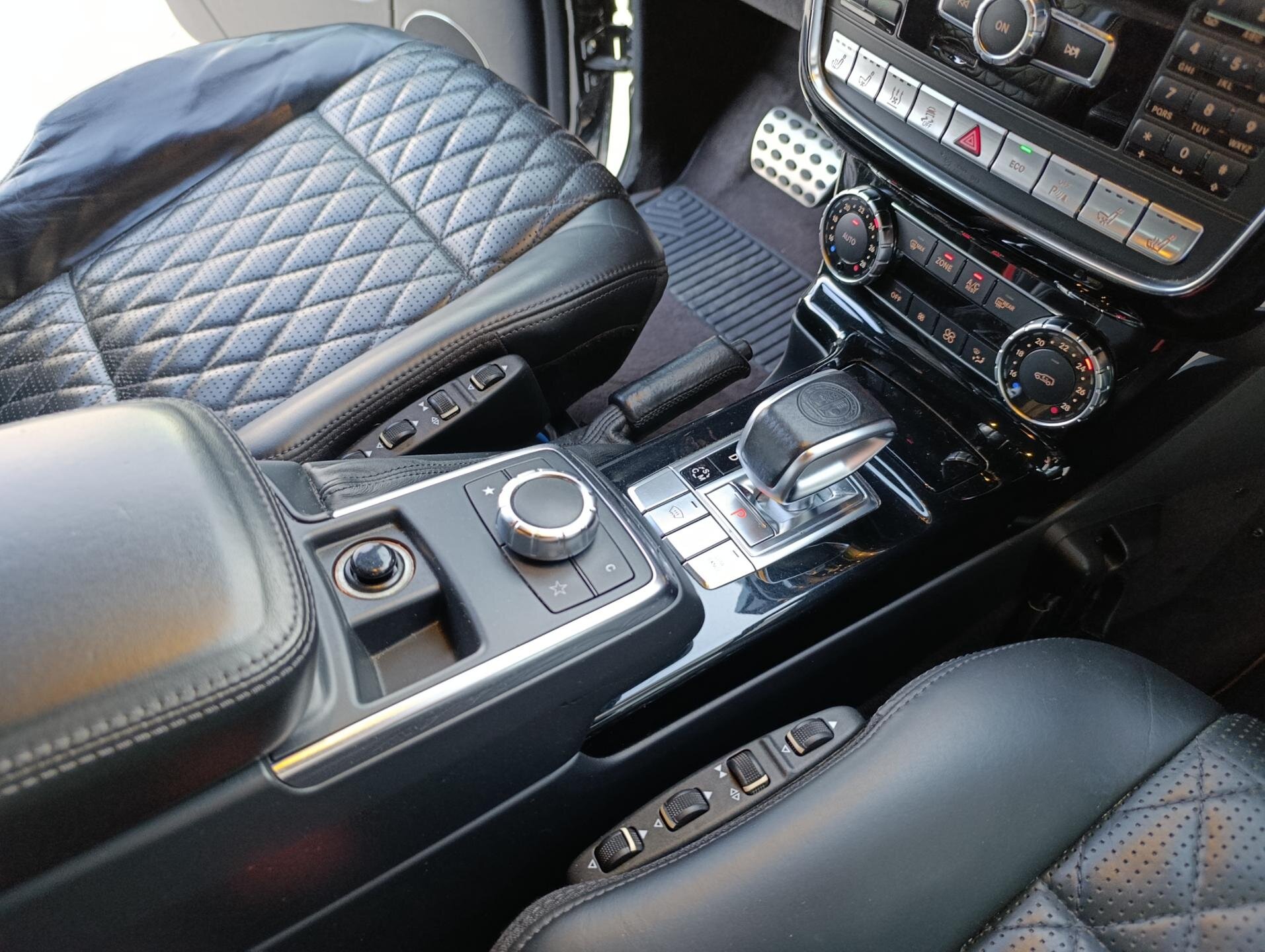 Mercedes-Benz Třídy G SUV / Terénní 5,5 l 400 kw